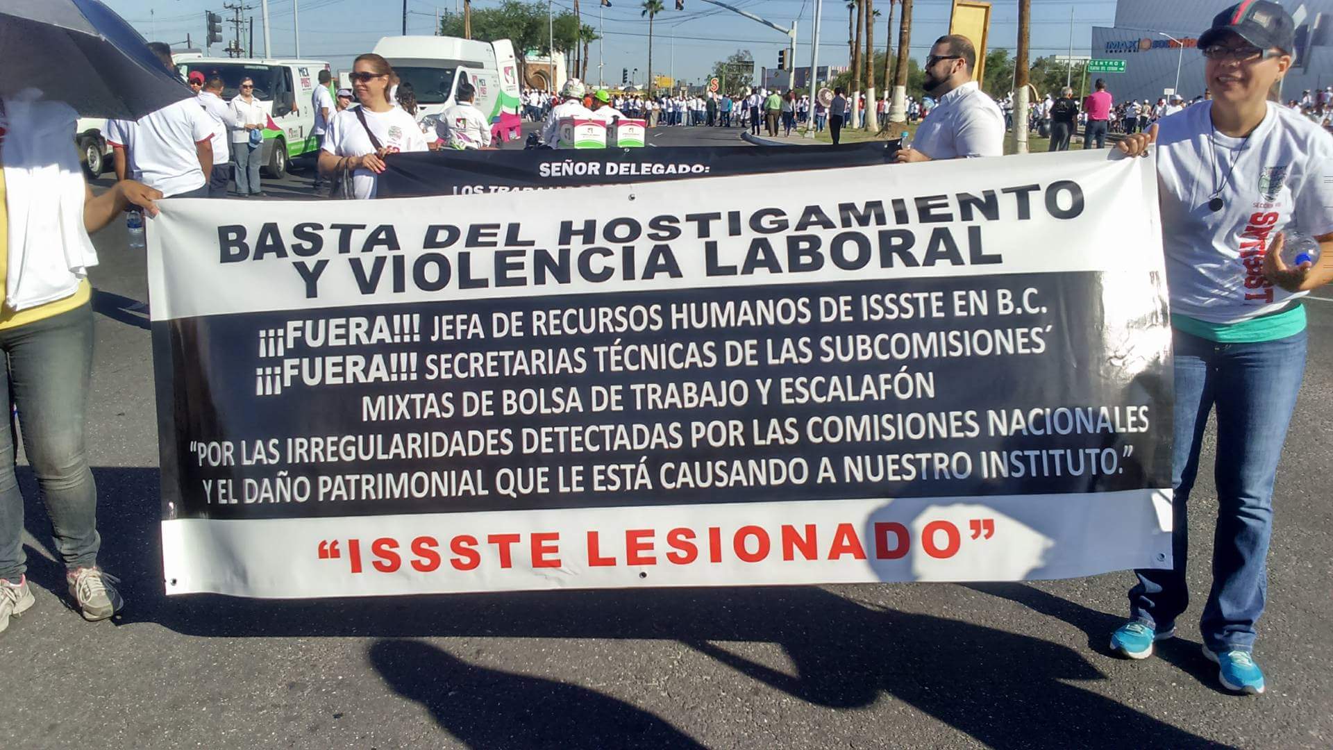 Sindicatos de Educación y Salud protestan en desfile conmemorarivo del ...