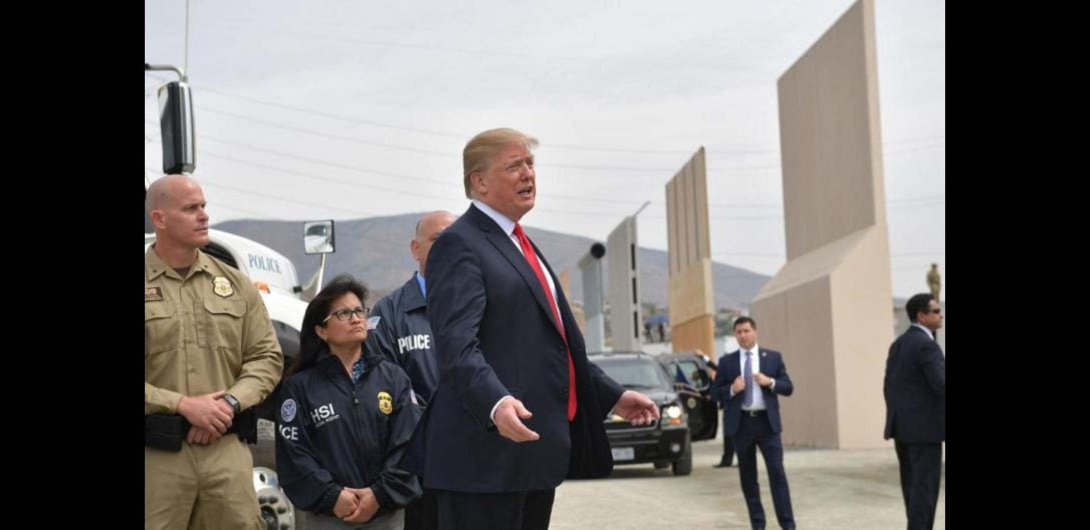 Desmantelan prototipos del muro de Trump en Otay Mesa, California