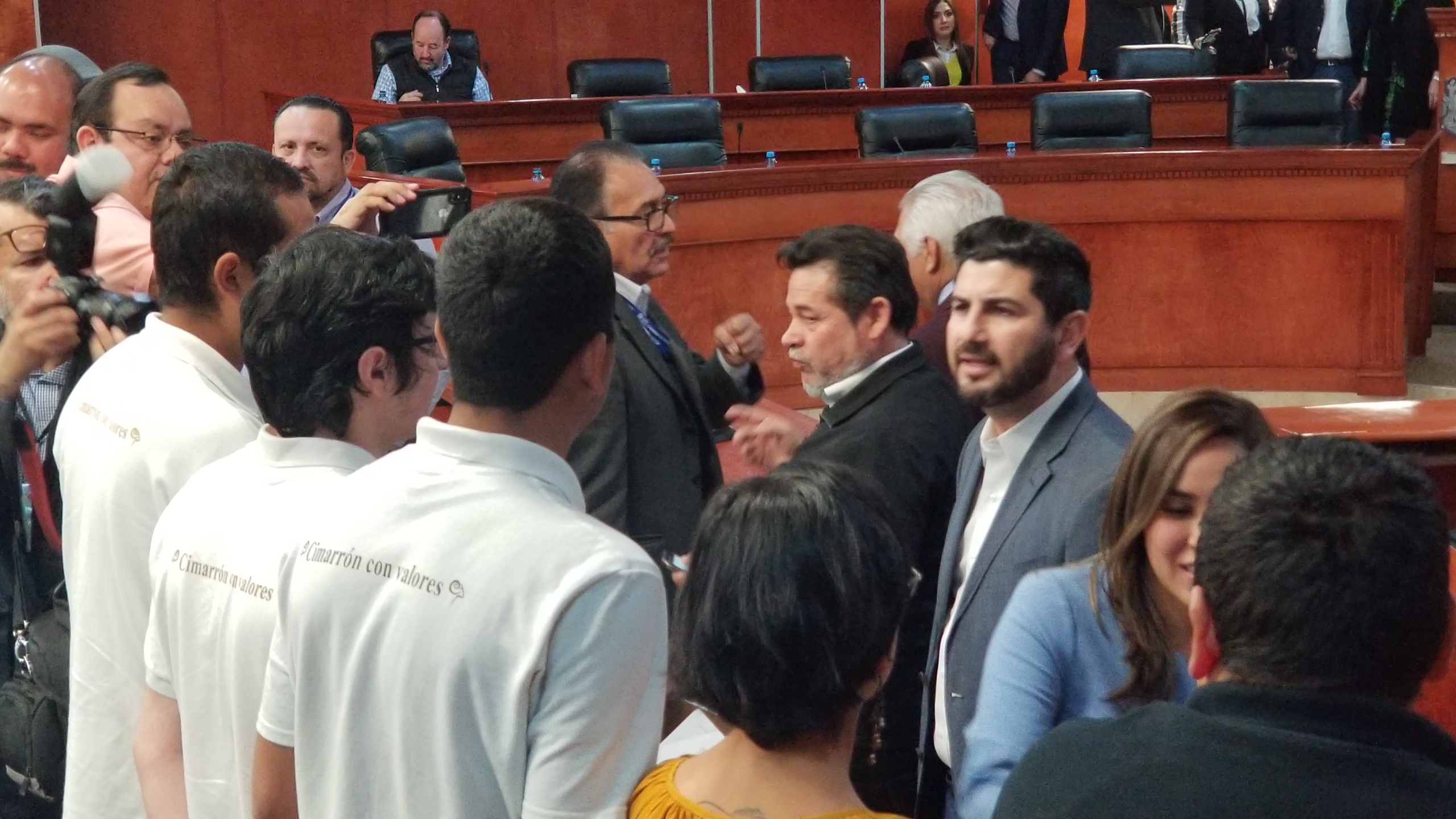 Transparencia de los recursos y pago total del adeudo, exigen universitarios a UABC y Gobierno de BC