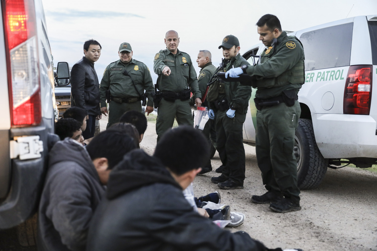 Capturan a seis migrantes chinos en garita de San Ysidro y a estadunidense que intentó cruzarlos a EU procedentes de Tijuana