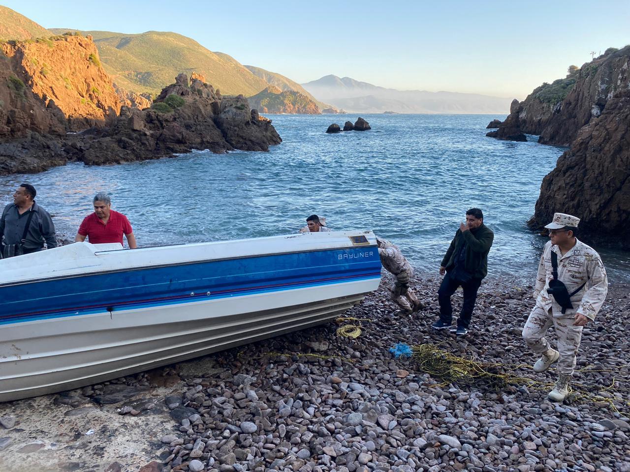 Aseguran embarcación con carga de mariguana y cristal en el sur de Ensenada