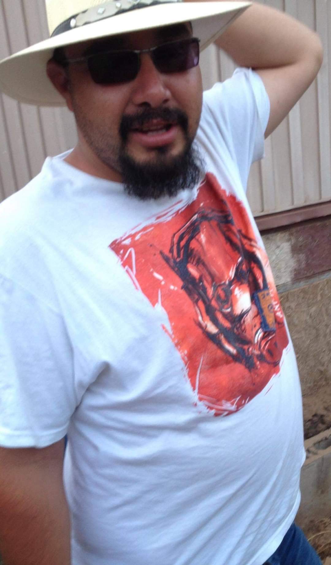 Comando impactó en 6 ocasiones con armas largas al activista Kumiai en su casa en Tecate