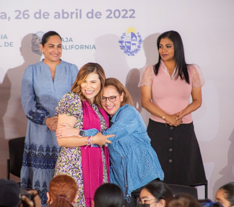 Beatriz Gutiérrez Müller y Marina del Pilar Ávila presentan proyecto de lectura en BC