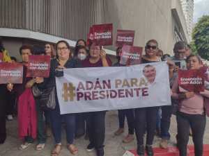 "Presidente", corean en Tijuana para postulación de Adán Augusto