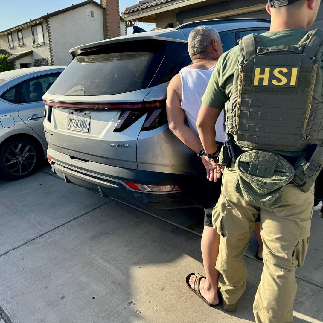 Detienen a hombre en Calexico con pornografía infantil