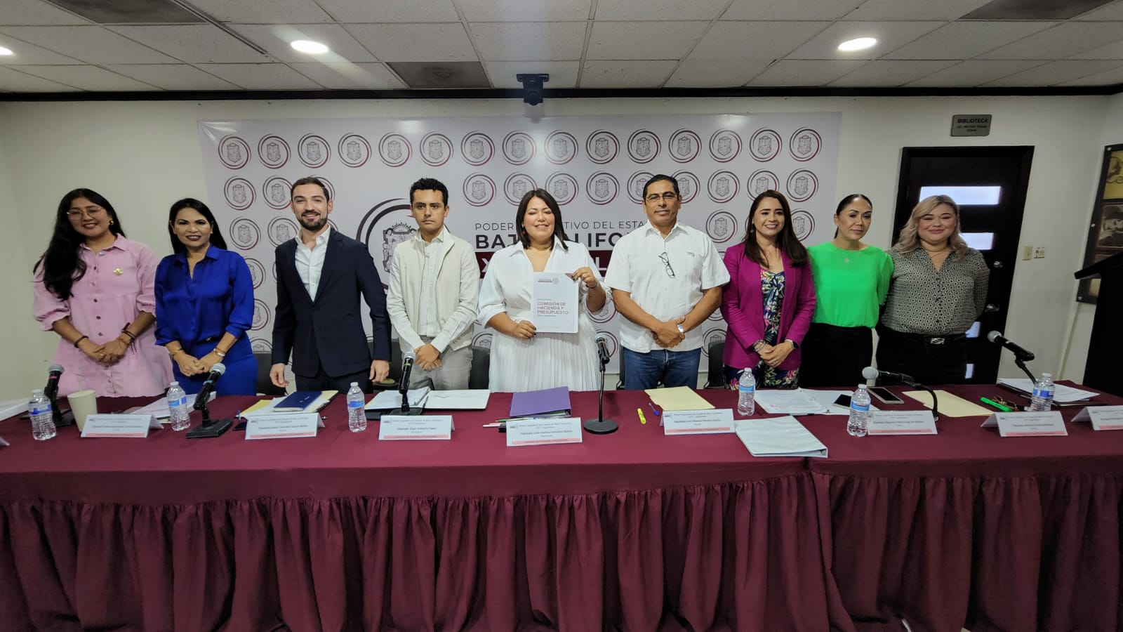 Instalan Comisión de Hacienda que preside diputada Julia González