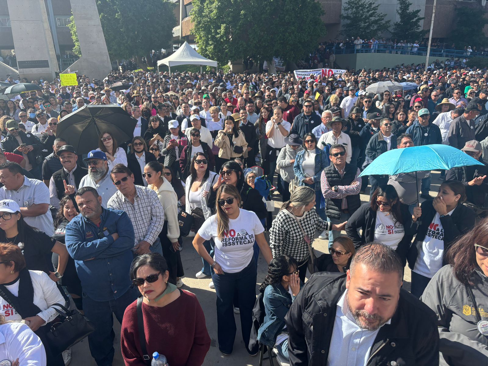 Alistan Burócratas paro de labores en protesta contra la Reforma a Issstecali