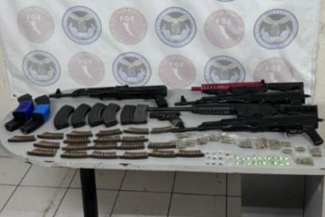 Con arsenal procesan a tres hombres y dos mujeres