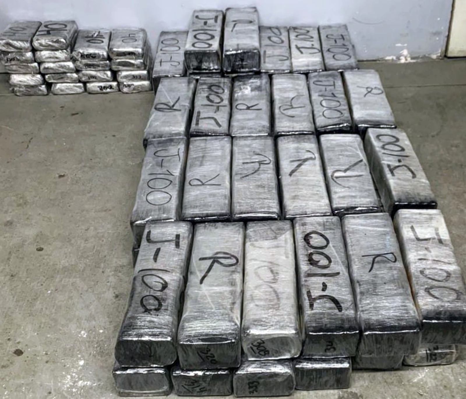 Vinculan a proceso penal a conductor por transportar 1,343 kilos de cocaína y metanfetamina