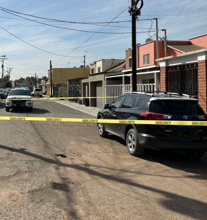 Atacan a balazos a dos hombres al exterior de su casa en Mexicali