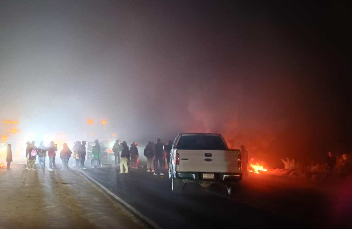 Bloqueo intermitente de CNTE de Carretera Transpeninsular en BC