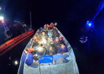 Interceptan a 24 migrantes frente a costas de San Diego