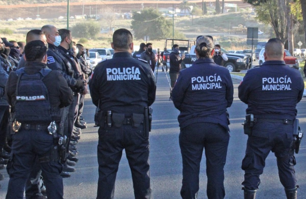 Investigan a doctores de BC por extender incapacidades médicas a policías