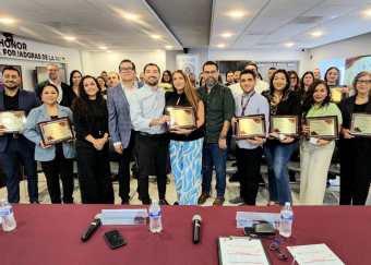 Reconoce Congreso de BC trayectoria y años de servicio de su personal