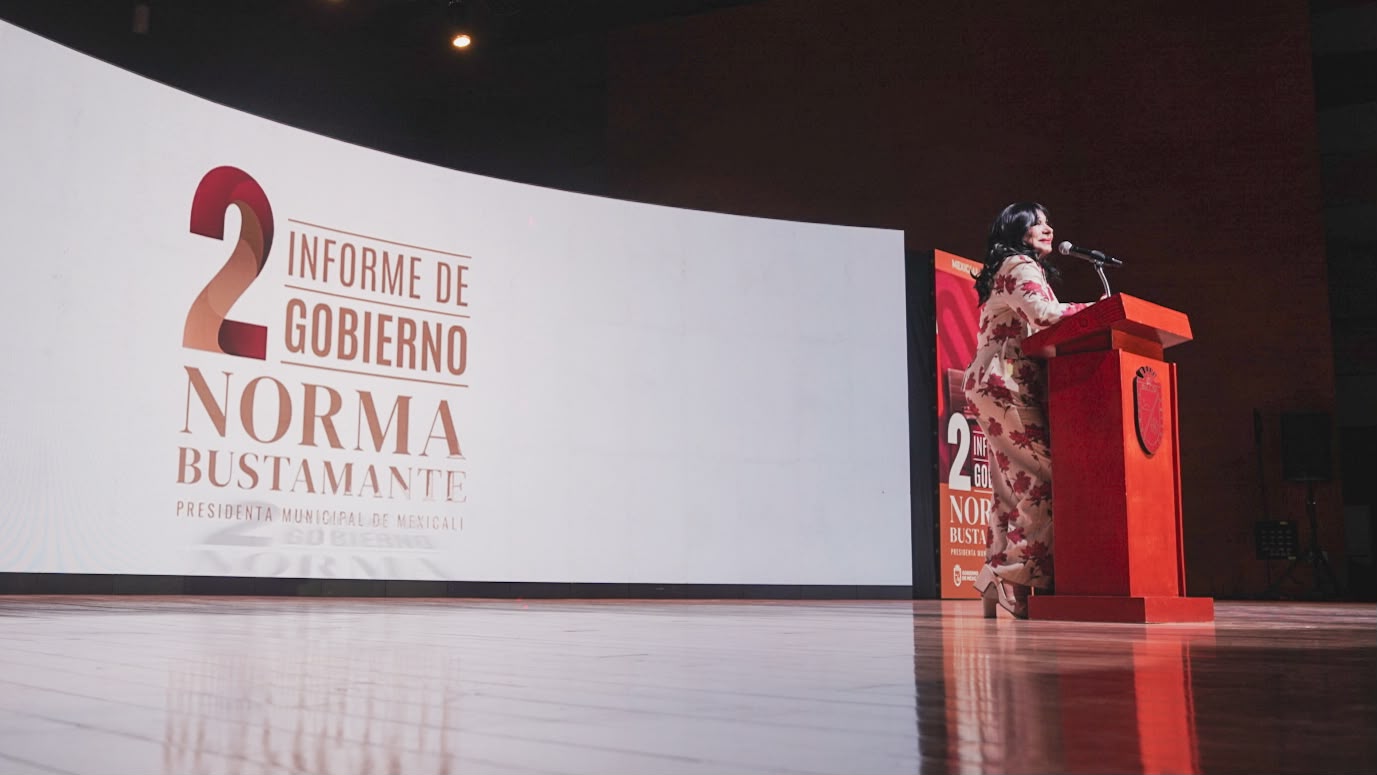 Norma Bustamante rinde su 2do Informe de Gobierno
